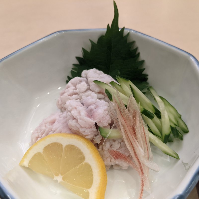 愛知産鱧湯引き(日本酒と肴 ふるさと)