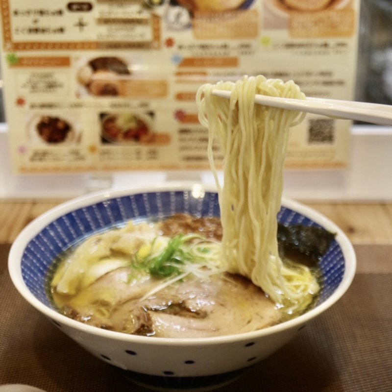 あっさり塩玉らぁ麺(らぁ麺 桃の屋)