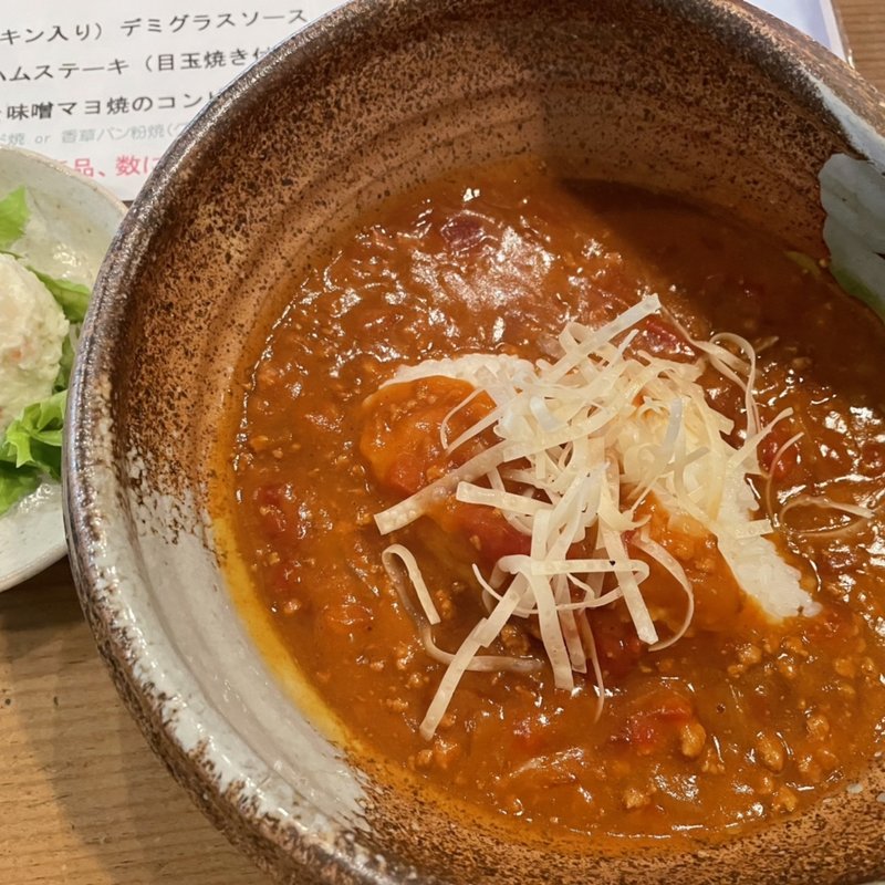 トマトとひき肉のカレー(芝浦たむく)