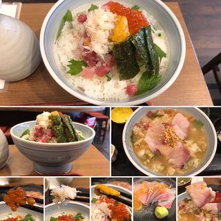 海鮮ぜいたく丼　並(おでん屋たけし　新宿御苑店)