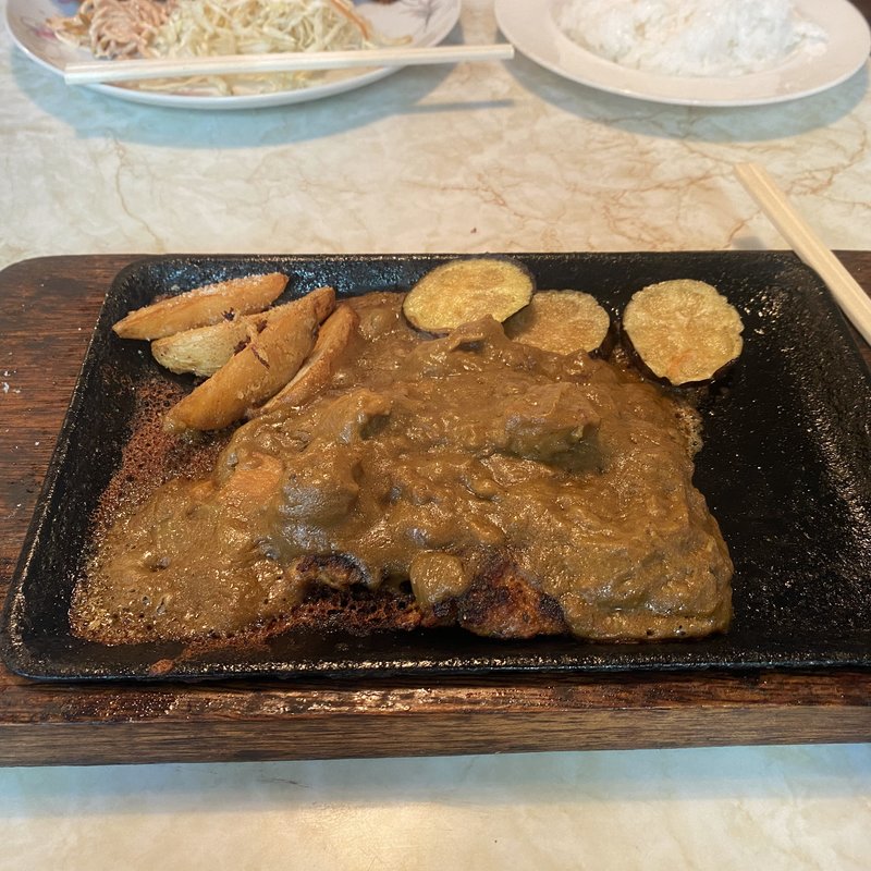 カレーハンバーグ(エコー )