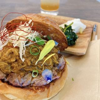 無水カレーバーガー(KAKUMEI Burger & Cafe 青山店)