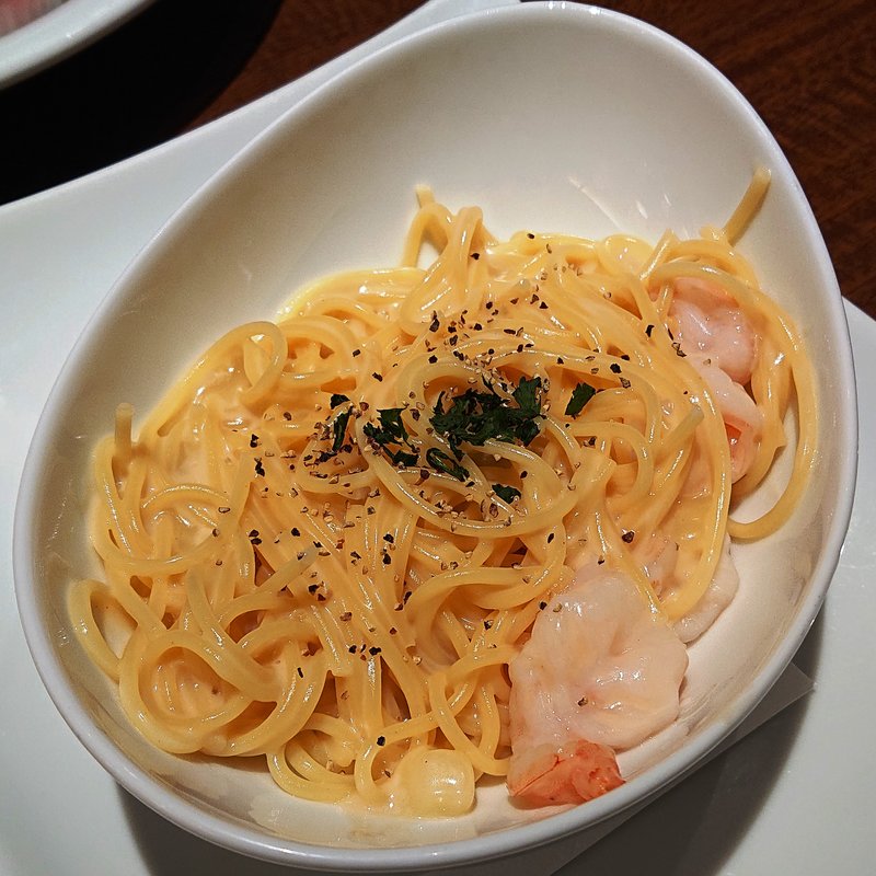 エビとモッツァレラチーズのクリームパスタ(ポムの樹 グランデュオ蒲田店)
