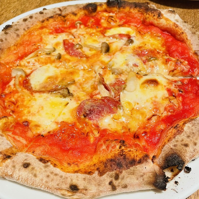 キノコとサラミ(PIZZA&BAR 71 COPAIN)