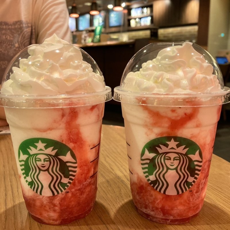 ストロベリーフラペチーノ(スターバックスコーヒー 日本橋本町店)