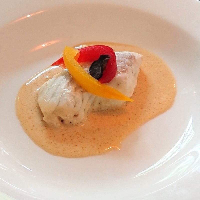 真鯛の白ワイン蒸し ヴァンブランソース、トリュフのせ(レストラン＆パティスリー 木かげ茶屋)