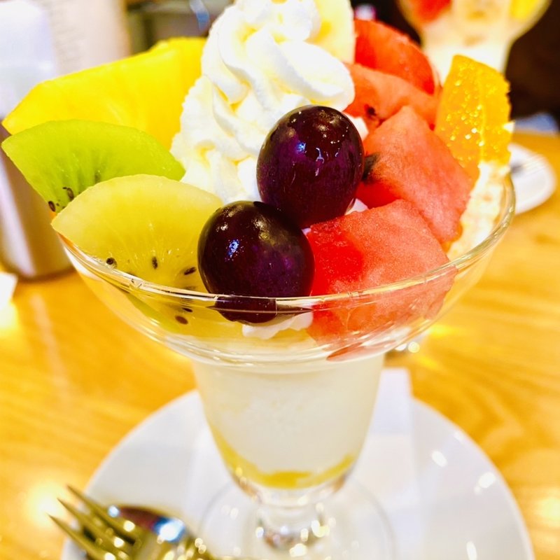 本日のパフェ(フルーツパーラーゴトー)