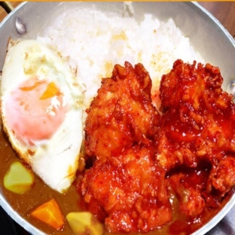 ドラゴンチキンカレー(珈琲＆無国籍ダイニング 海峡　池袋西口店)