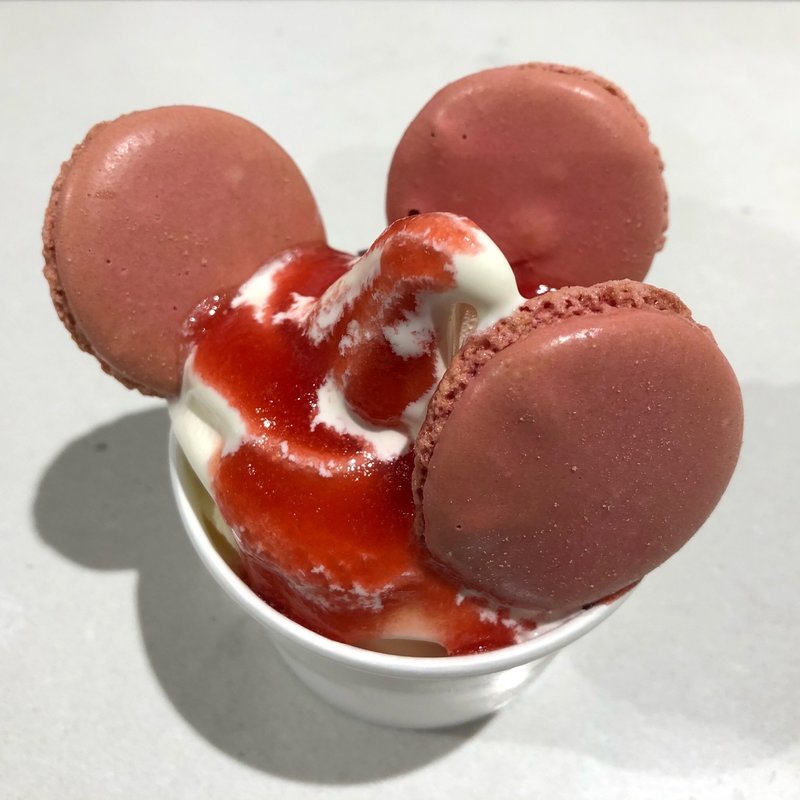 ソフトクリーム　ストロベリー(Made in ピエール・エルメ)