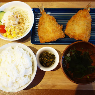 松浦のアジフライ定食(裏六本松 Fキッチン(ろっぽんぽん・コロ助食堂・フスク酒店))