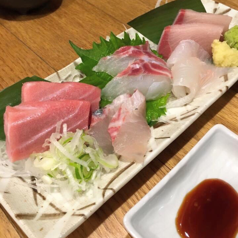 刺身盛り合わせ(登じま屋 （トジマヤ）)