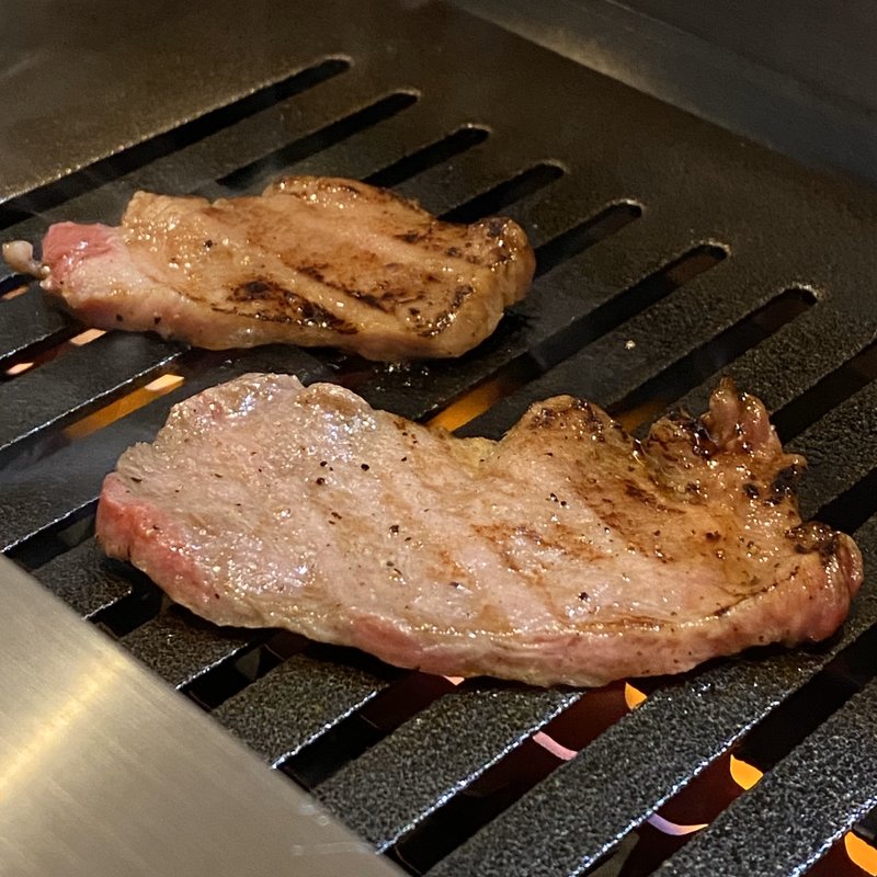 上タン(焼肉 メイゲツ)