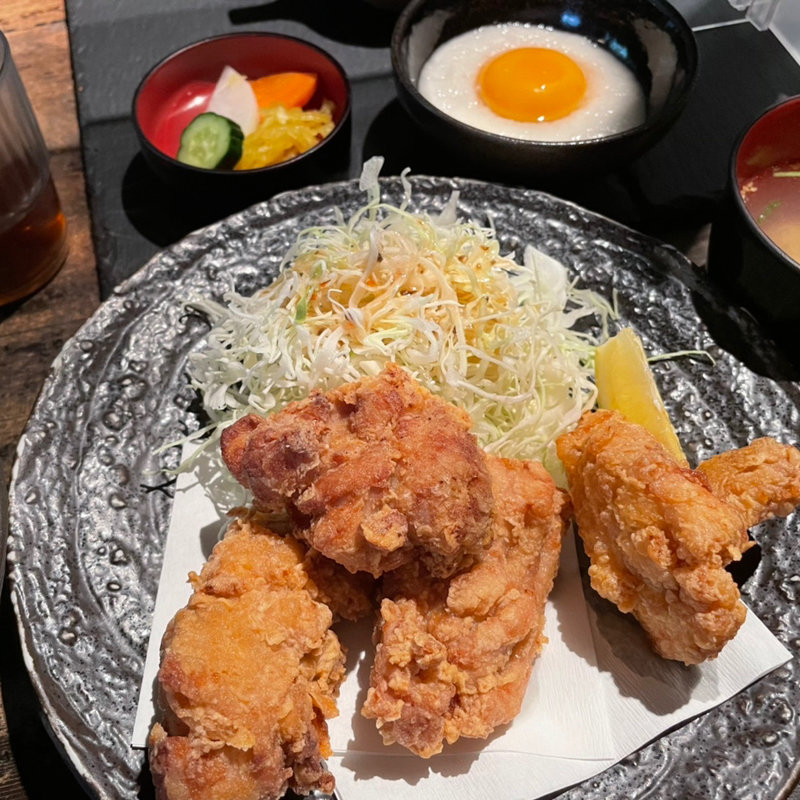 地鶏の唐揚げ　卵黄とろろ定食(青山 鶏味座 本店)