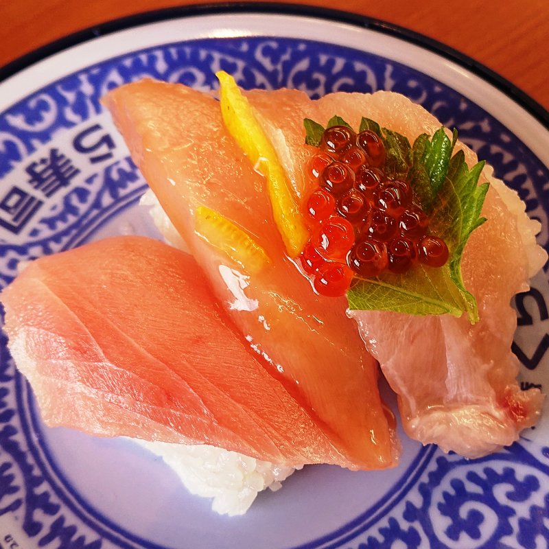 厳選とろ三種盛(無添くら寿司 八王子みなみ野店)