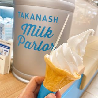 コクっとミルク北海道4.0バニラソフト(タカナシ ミルクパーラー)