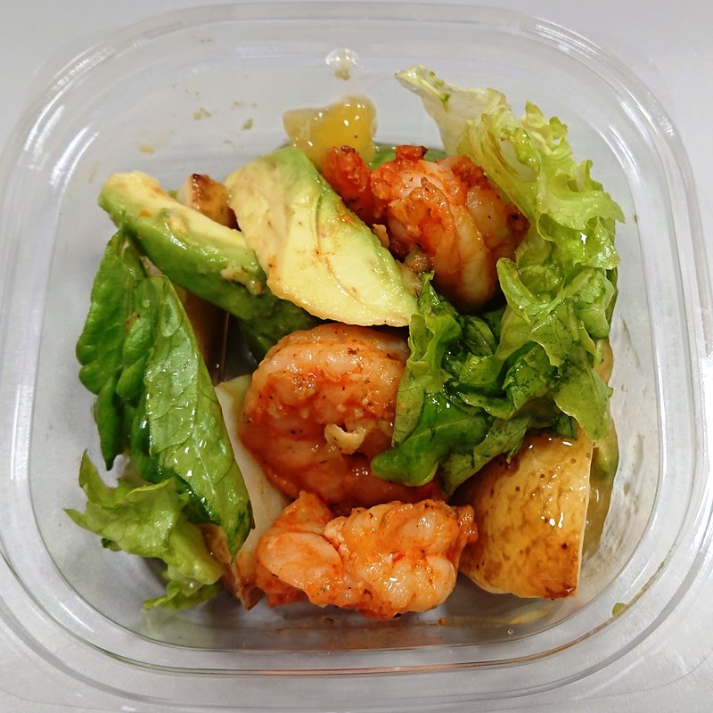 ガーリックシュリンプとアボカドのサラダ(グリーン・グルメ エキュート立川店)
