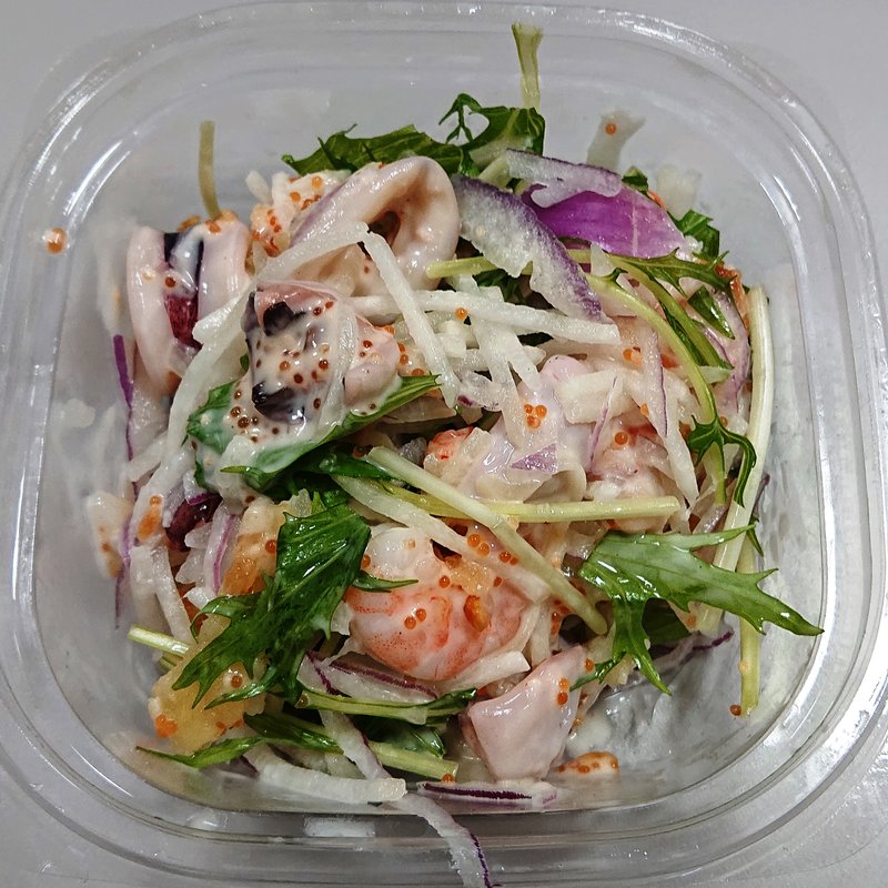 たっぷり海の幸の美味サラダ(グリーン・グルメ エキュート立川店)