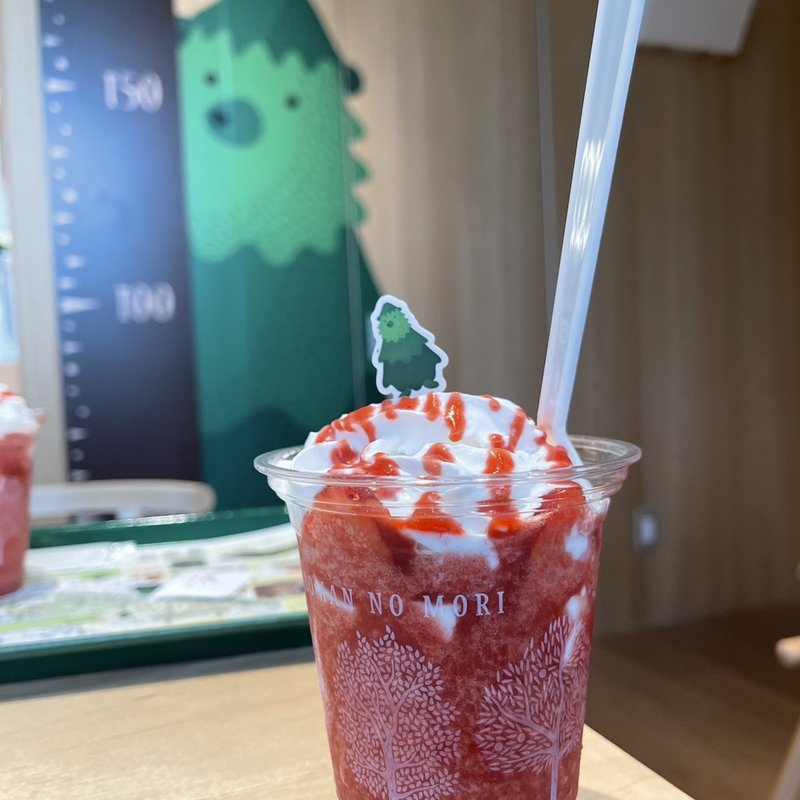 ロマンくんのひんやりパフェ　苺&ラズベリー(マールブランシュ　ロマンの森)