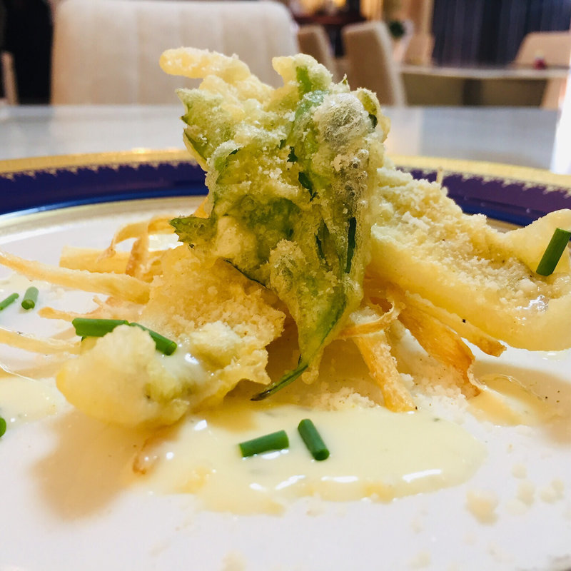 白鱚とセロリリーフのフリット(Kitchenピエロ)