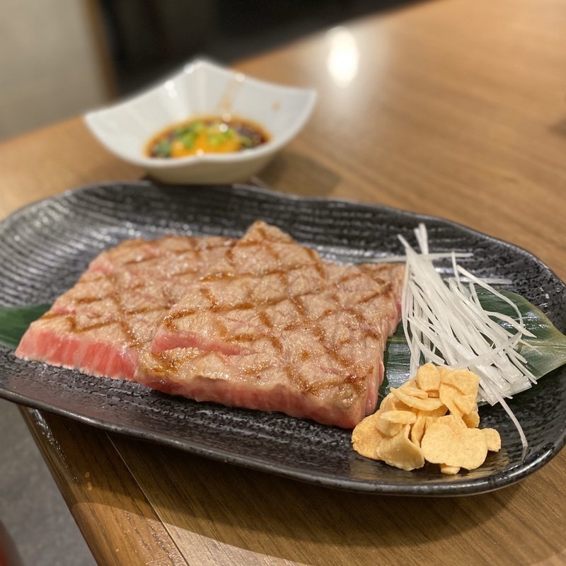 レアステーキ ユッケ(大香園)