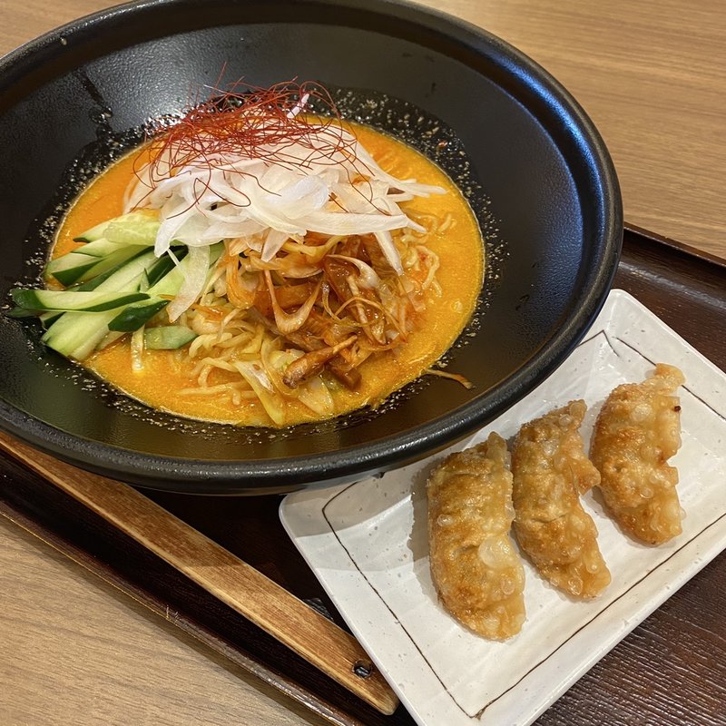 冷やし坦々麺と揚げ餃子セット(湯あがりキッチン 一休 横浜鶴ヶ峰店)