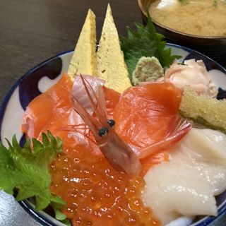 北海道丼(松喜すし （まつきすし）)