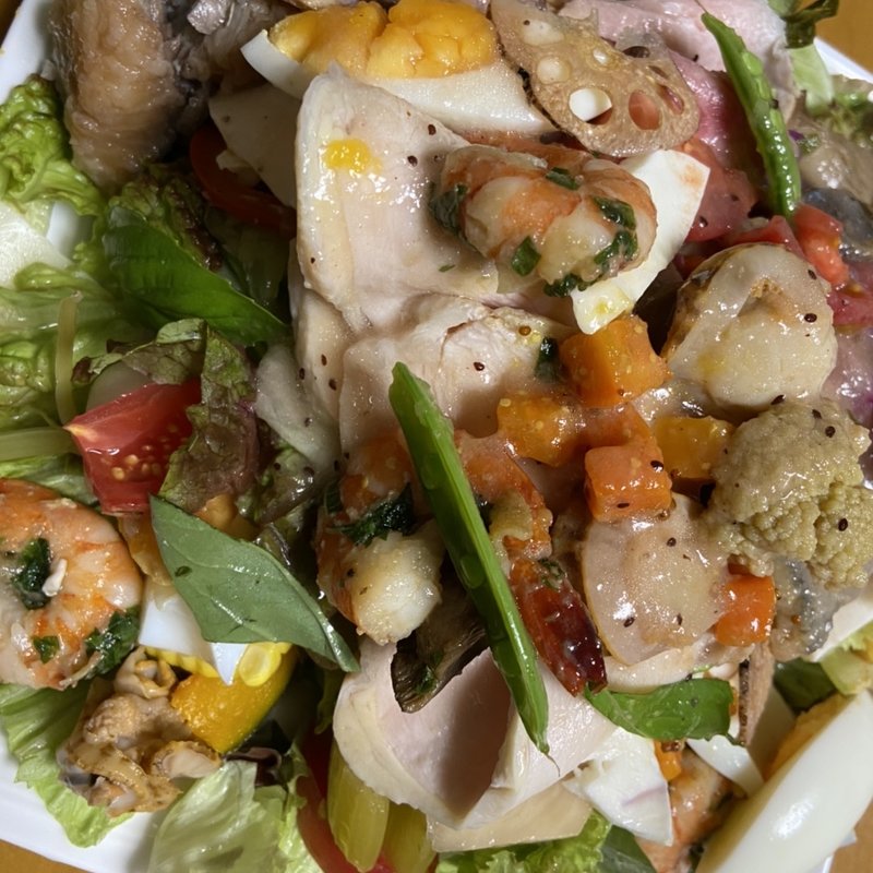 和伊和伊ボックス(和伊和伊 （ワイワイ）)