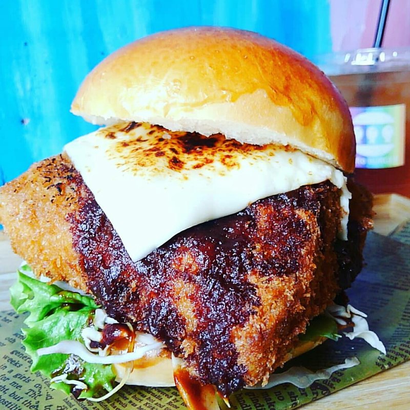 天然和歌山勝浦本マグロBIG toto BURGER(toto BURGER)