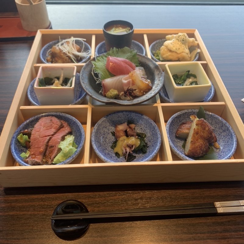 咲くらの松華堂+蟹味噌グラタン　9種の季節和菜、鯛めし (旬魚 旬菜 咲くら 梅田阪急グランドビル店)