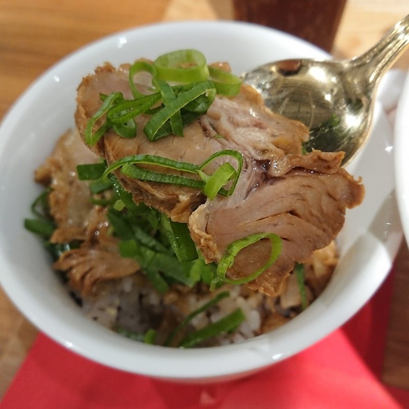 チャーシューご飯(黄金の塩らぁ麺 ドゥエイタリアン 溝口)