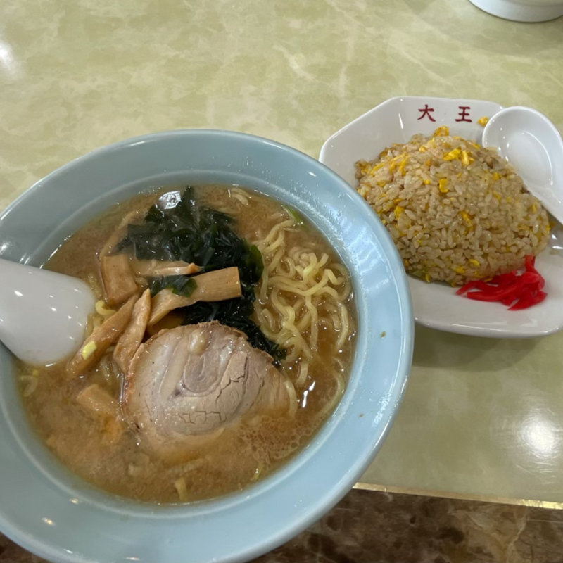 半チャーハンセット(濃厚醤油ラーメン)(ラーメン 藤山屋)
