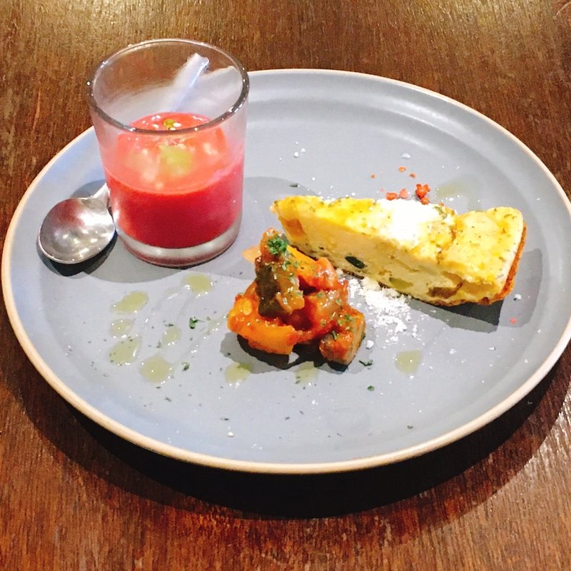 ビーツとオレンジのポタージュ、フリッタータ、カポナータ(PIZZA365)