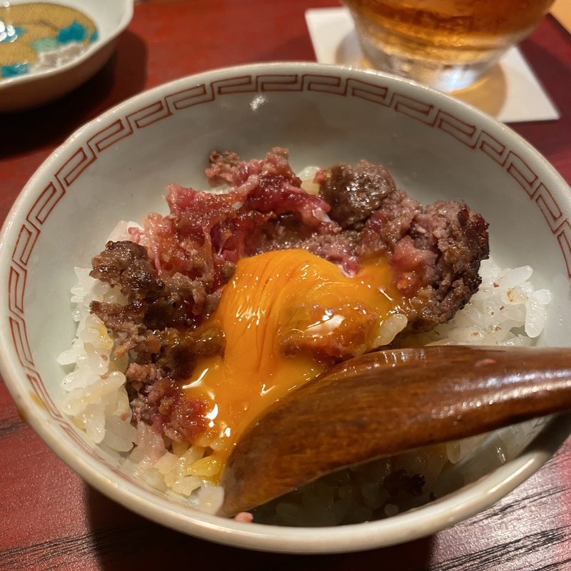 炙りユッケご飯(居酒屋 たぬき)