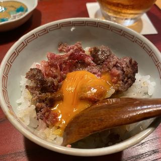 炙りユッケご飯(居酒屋 たぬき)