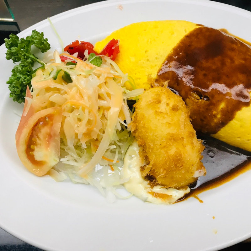 海老クリームコロッケ付きオムライス(洋食とビール フレンドシップ)