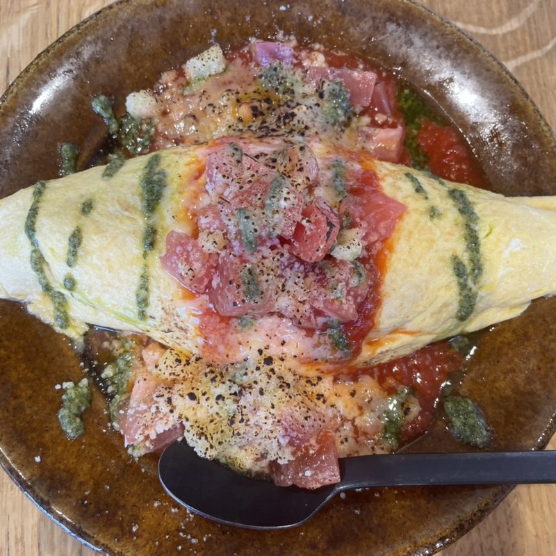 炙りチーズのトマトオムライス(てんしばイーナガーデナーズ)