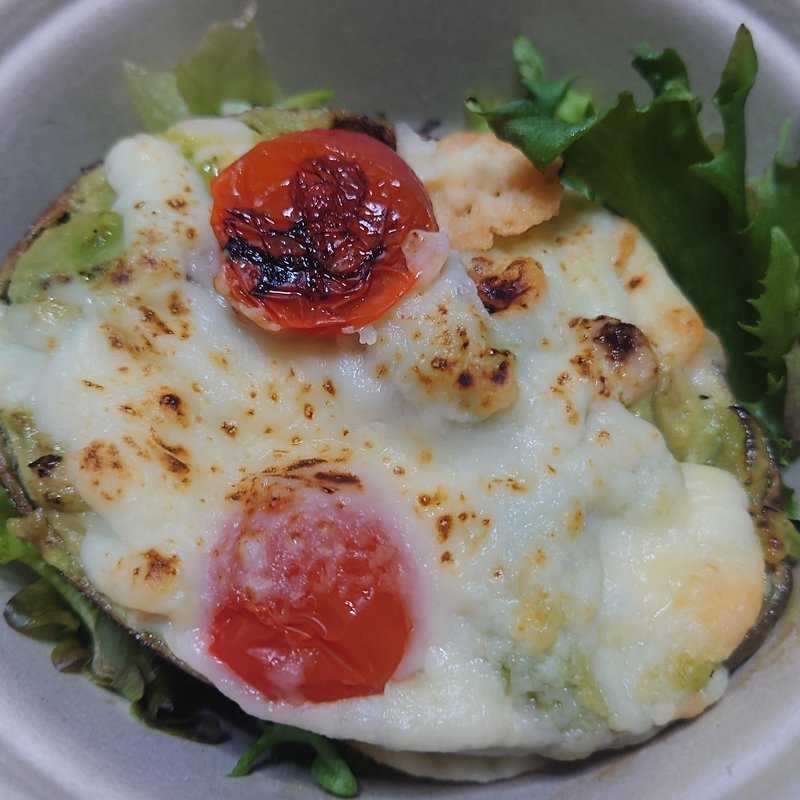 アボカドと鶏ハムのグラタン(げんかい食堂)