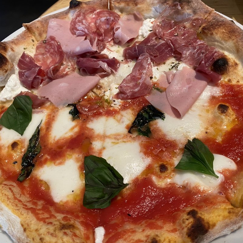 マルゲリータとサラミクラフトマン(GOOD CHEESE GOOD PIZZA 自由が丘店)