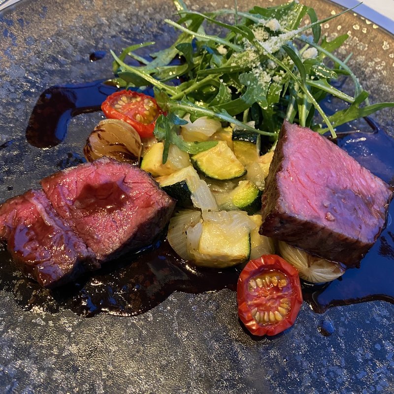 黒毛和牛もも肉の炭火焼き 赤ワインソース(代官山ASO チェレステ 二子玉川店)