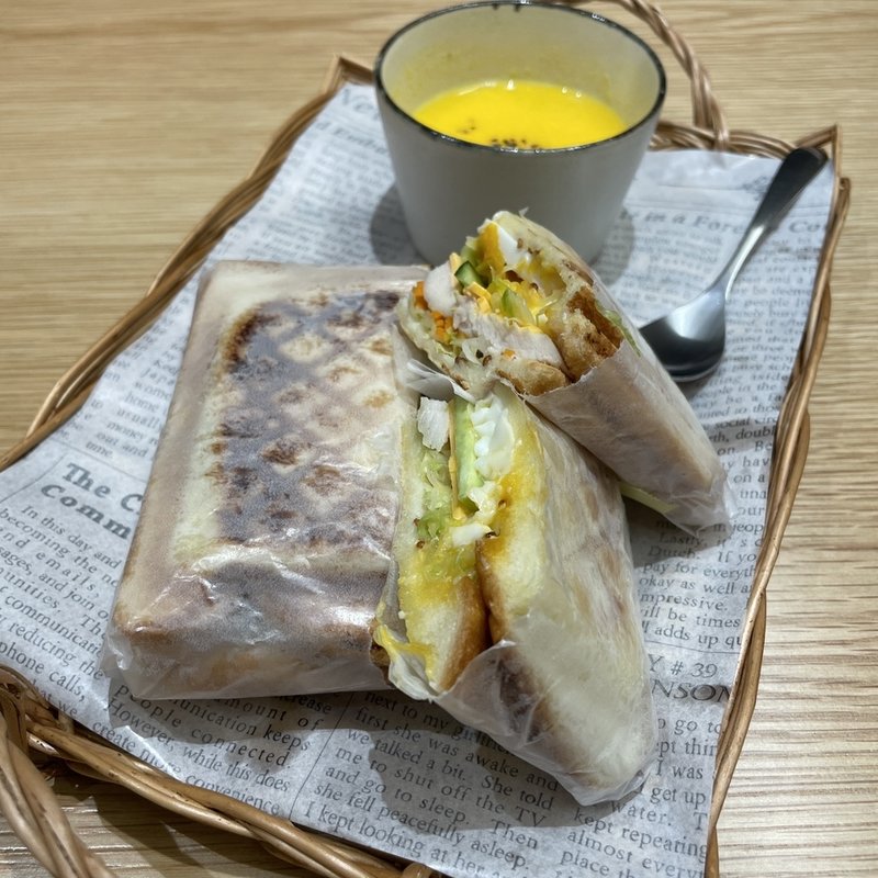 jasmine特製ホットサンド(Jasmine ...Herb tea Cafe...)
