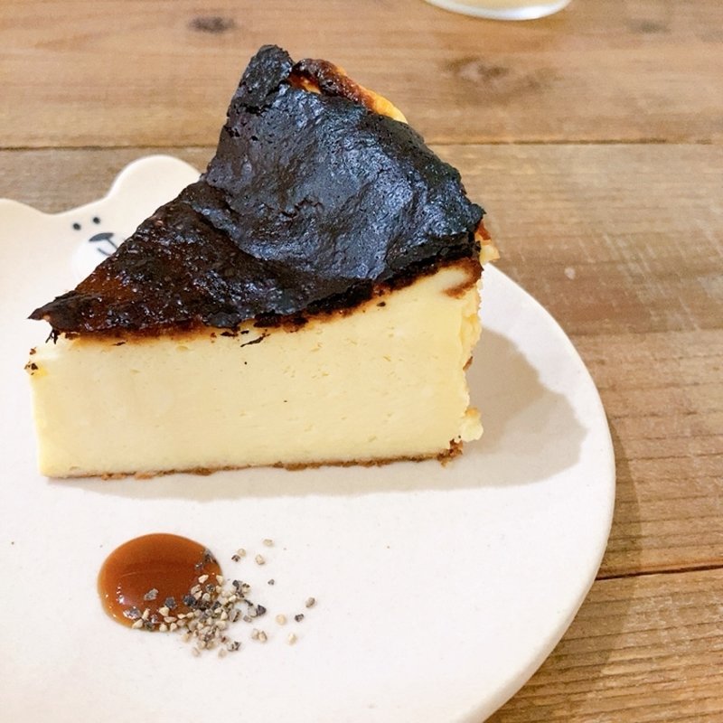 バスクチーズケーキ(ごはんとおやつの日々)
