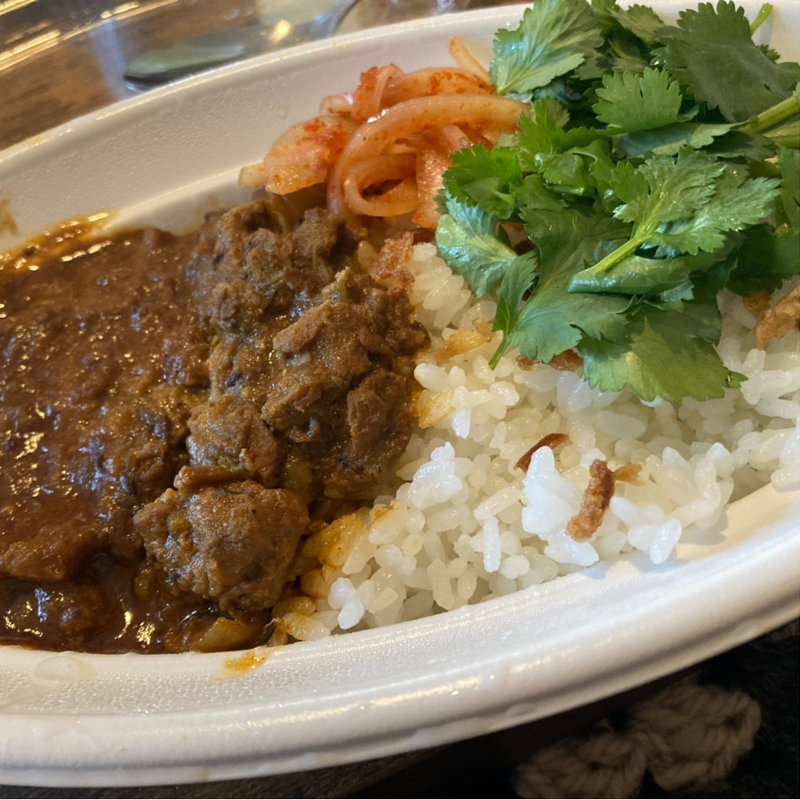 ラムすじカレー(パクチートッピング)(ムード プラス 西荻窪)