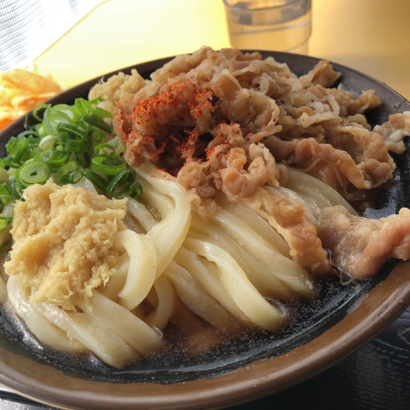 肉冷やし(セルフうどん おかだ)