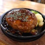 オールビーフハンバーグ（120g）(肉バル BEEF KITCHEN STAND 歌舞伎町店)