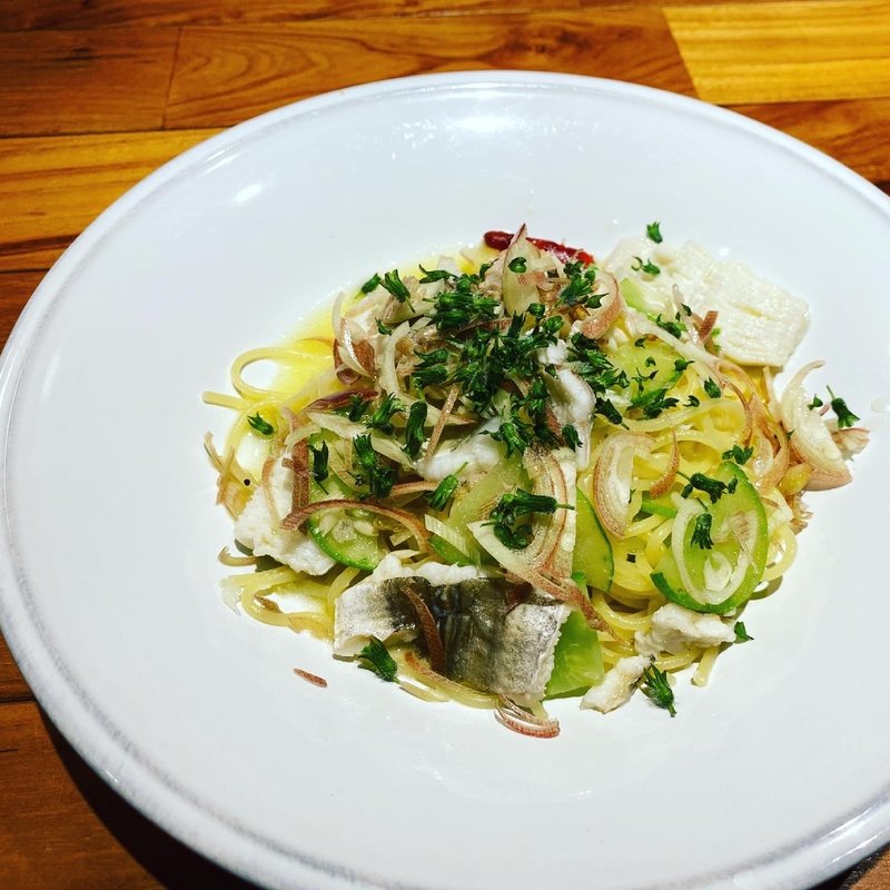 鱧と白瓜とミョウガのシソオリーオスパゲティ(ヨコハマドラセブン)