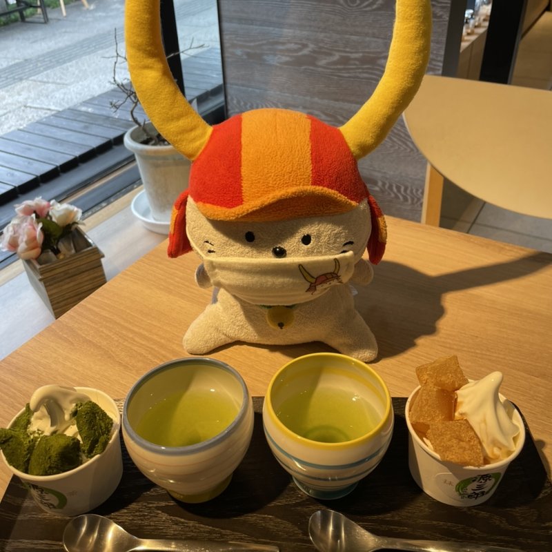 わらび餅ソフトクリーム(政所園 夢京橋店 （まんどころえん）)