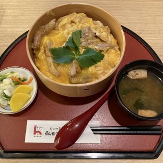 比内地鶏の究極親子丼Mサイズ(秋田比内地鶏や )