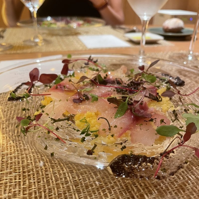 五島列島産 イサキ カルパッチョ仕立て サフラン風味のクスクス(mon atelier)