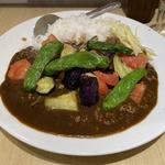 ひき肉と夏野菜のカレー(キッチンカナメ)