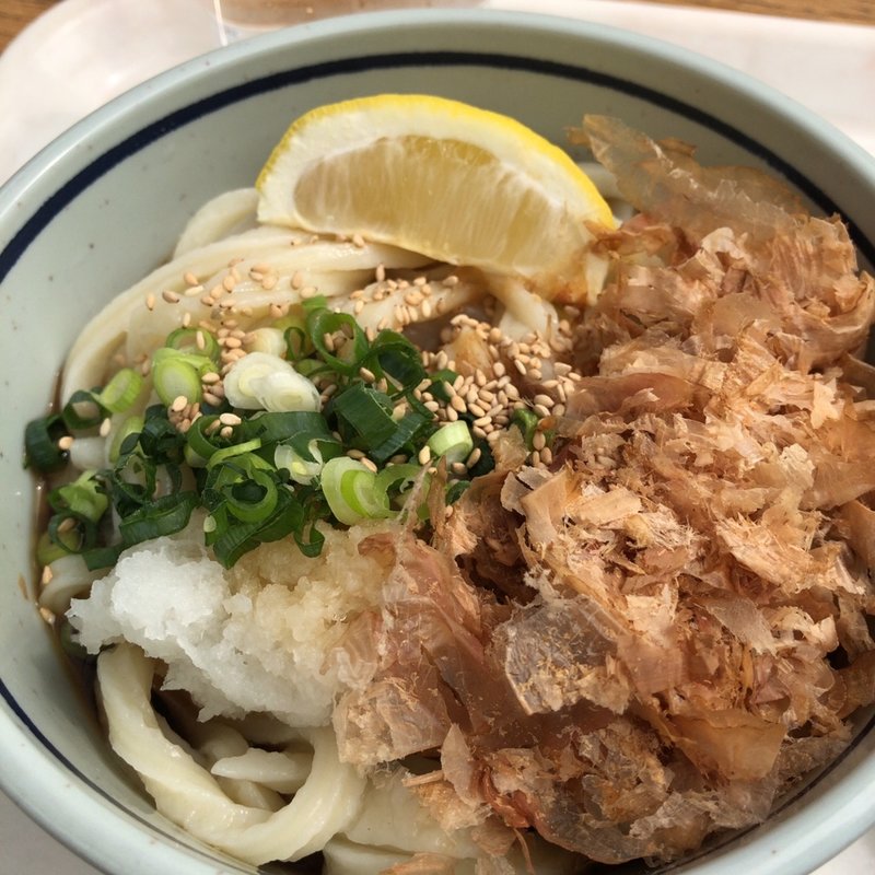 肉ぶっかけ　冷(うどん処しんせい )
